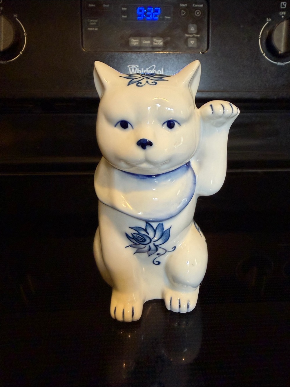 Blue & White Asian Ceramic Maneki Neko Cat Figurine